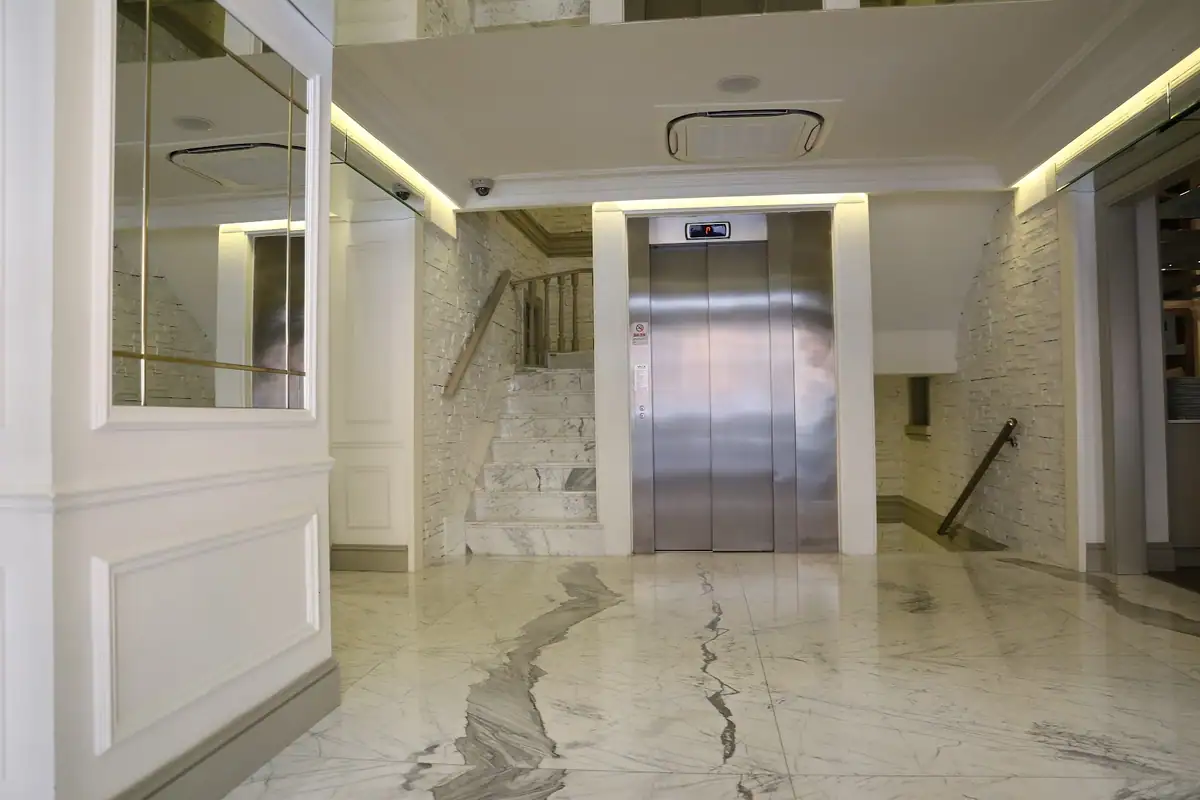 Mina Hotel