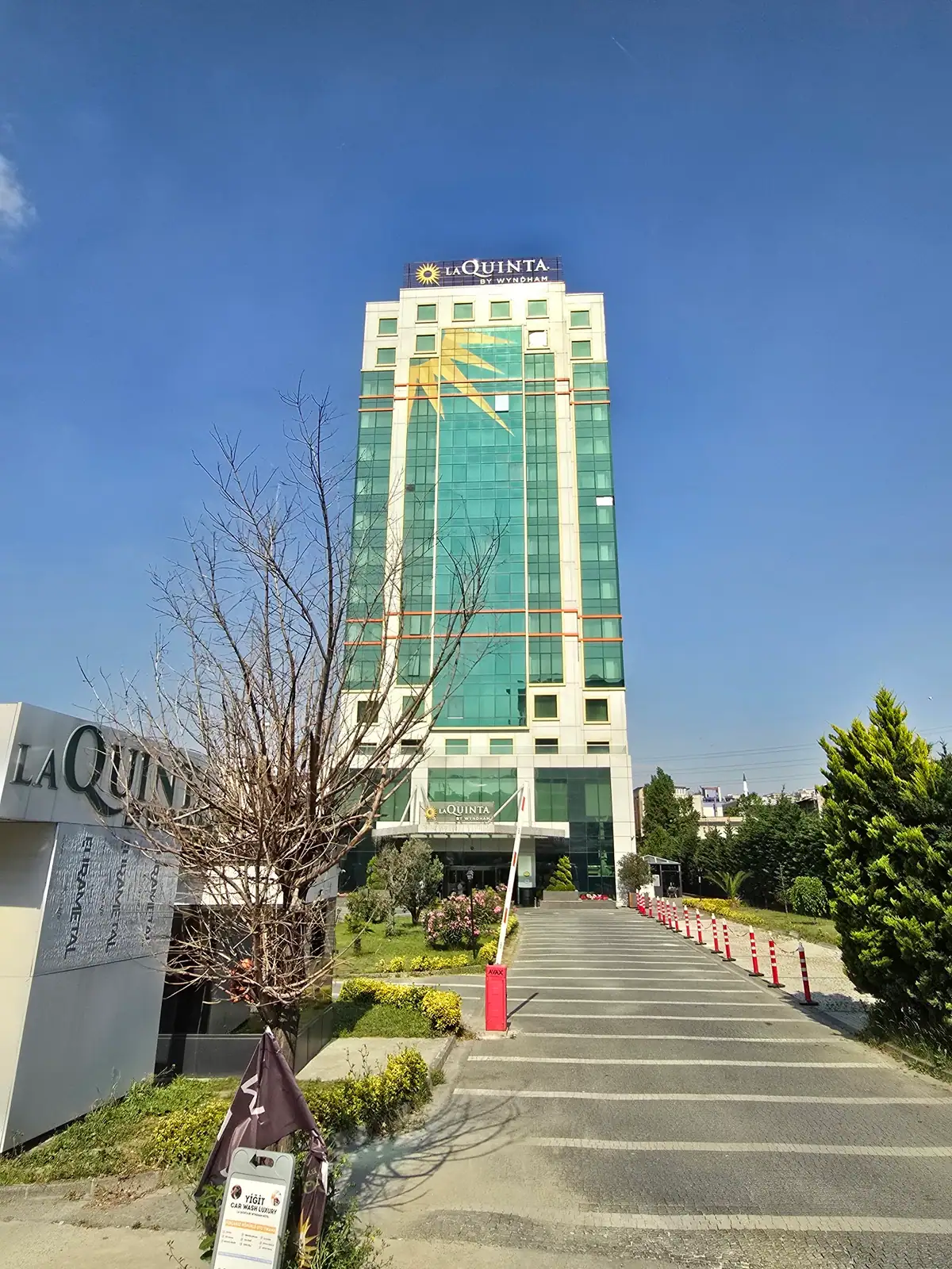 Zenon Hotel