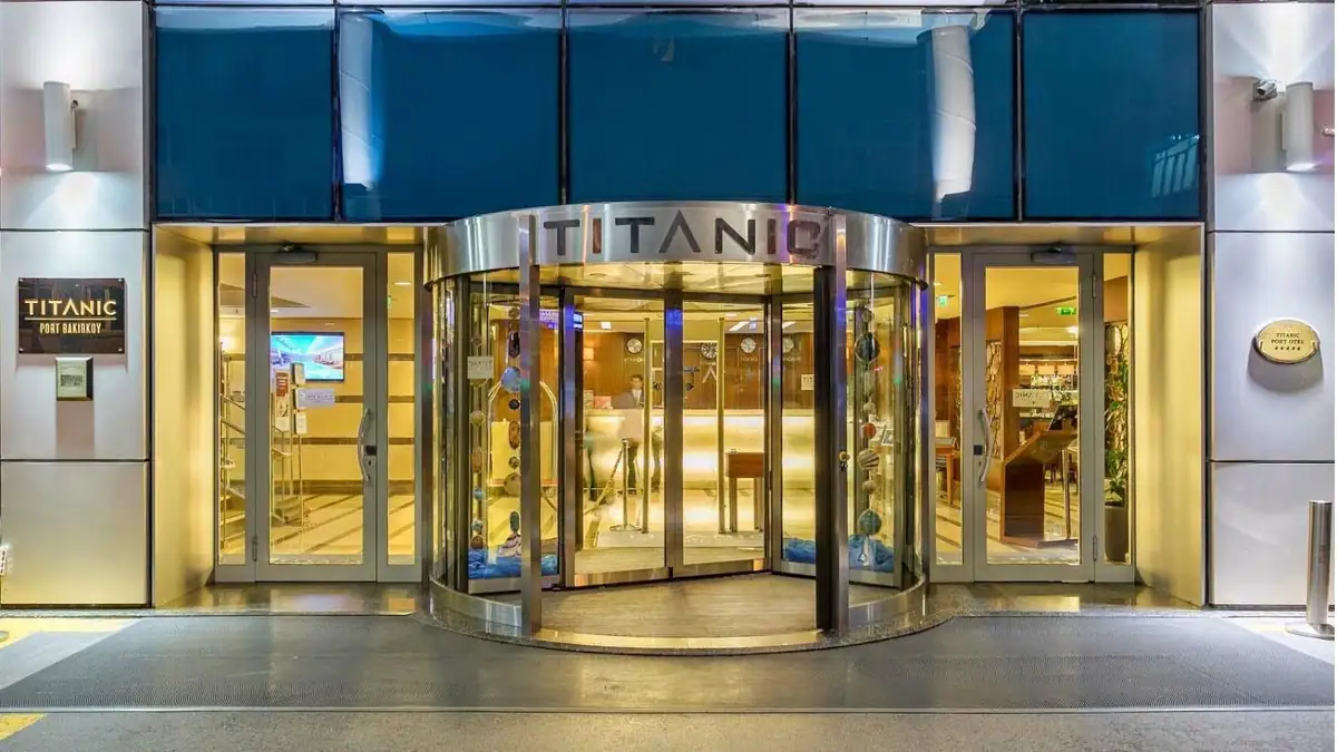Titanic Port Hotel