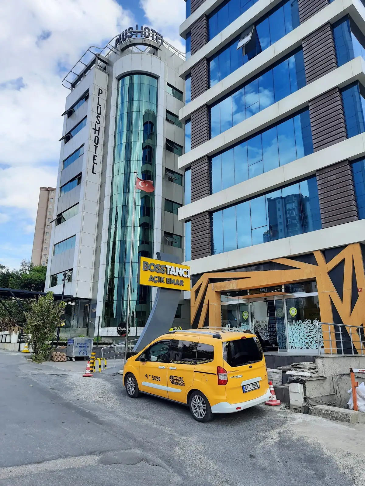 Plus Hotel
