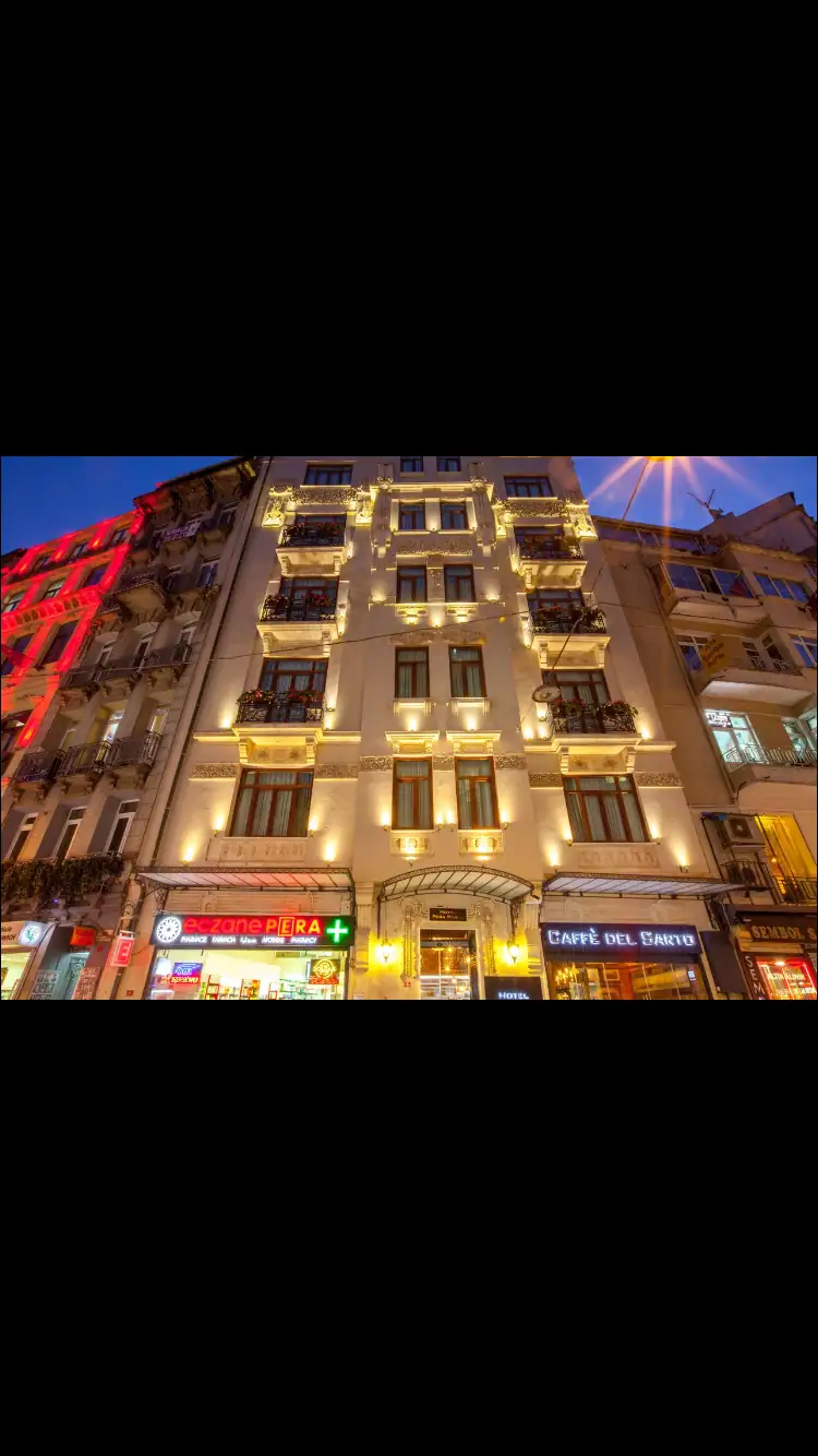 Pera Parma Hotel
